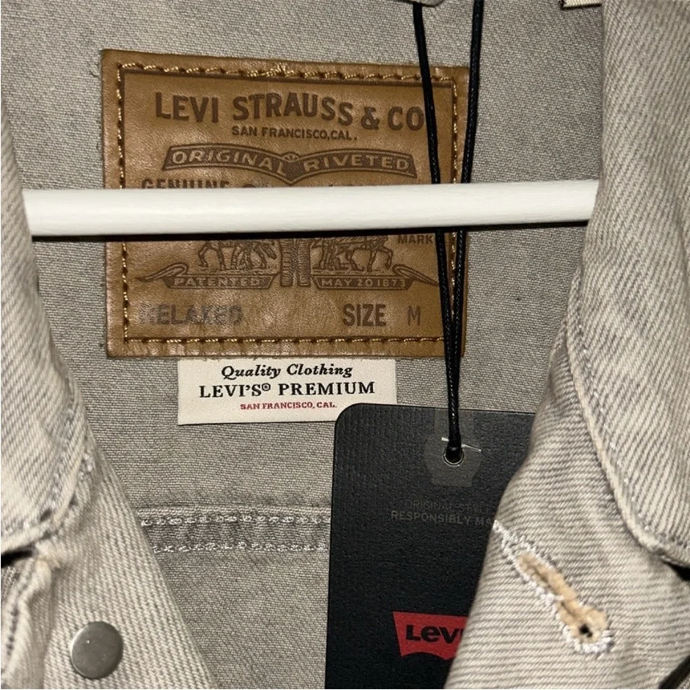 ❤️🔥FIRM PRICE❤️🔥Levi’s Premium Relaxed Fit Trucker Jacket - Picture 7 of 9